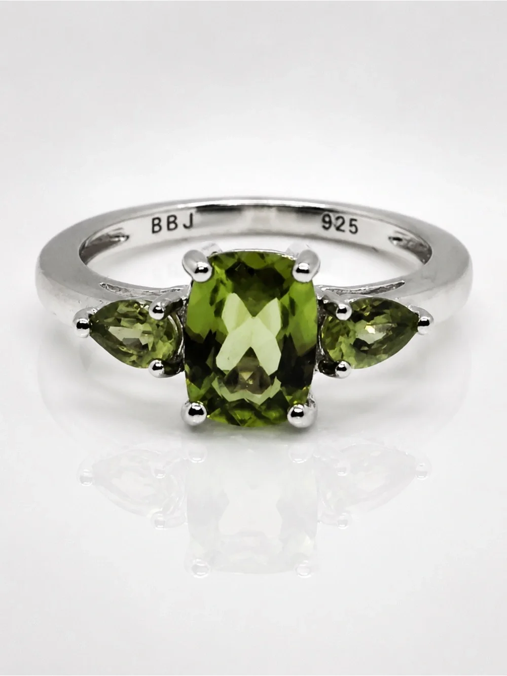 1.25 ct Cushion Cut Peridot w 0.34 ct Pear Side Stones | 925 Silver | Size 6